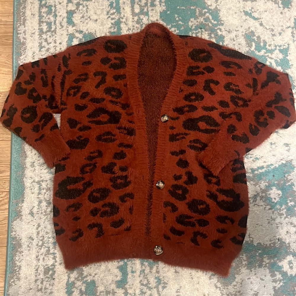 Size medium textured fuzzy cardigan